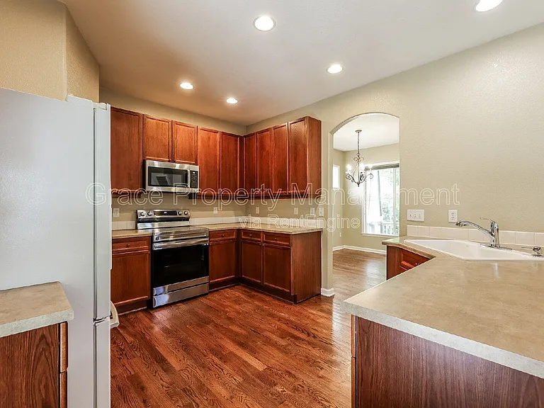 4731 Lucca Dr — Photo 7
