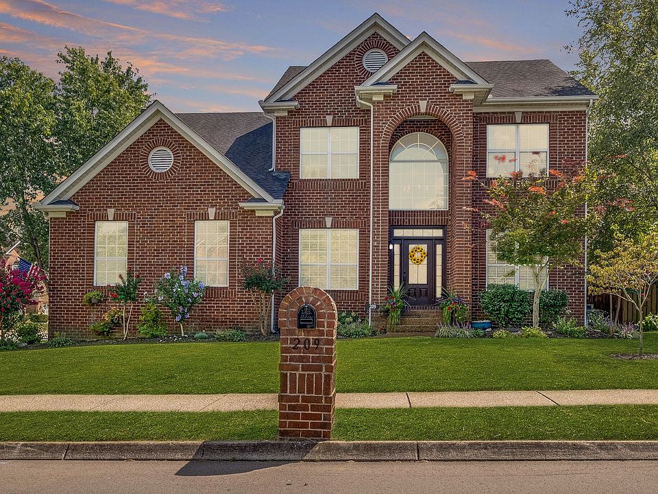 1st image of 209 Wisteria Dr