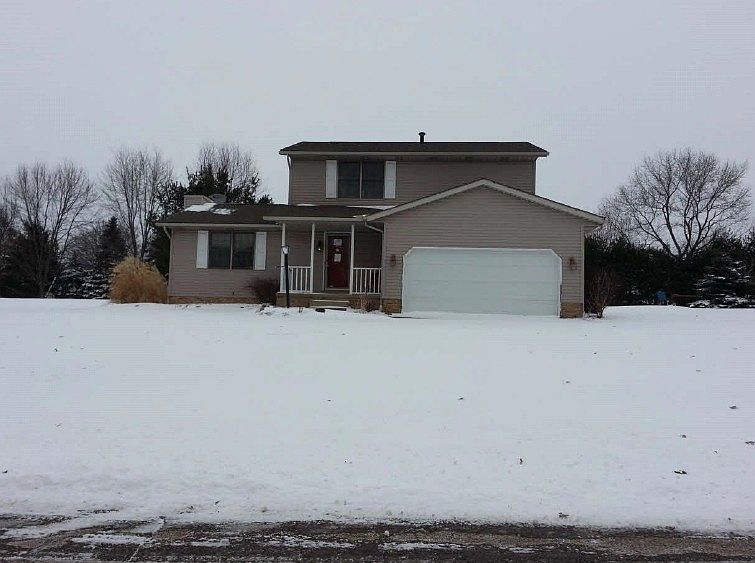 1st image of 3819 Oakridge Dr NE