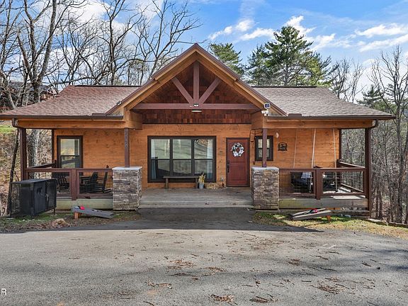 2nd image of 2529 Mountain Holly Way