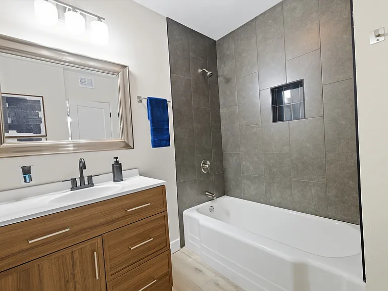 1630 E Catalina Dr — Photo 11