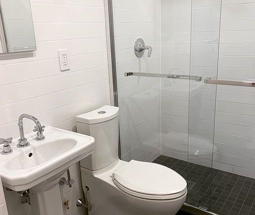 4th image of 24 Minetta Ln #3L