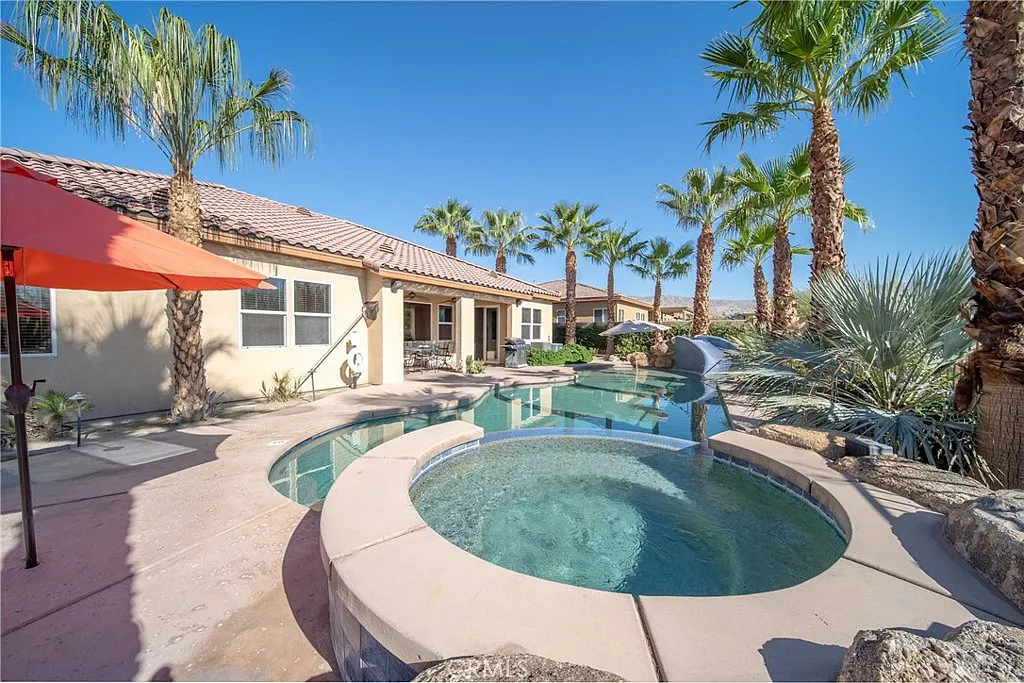 3 bed, 2.5 bath, 2867 sqft, $9,900 — Photo 1