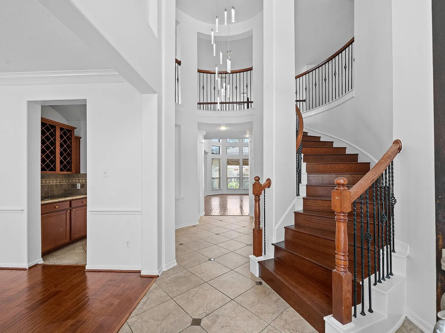 4 bed, 2964 sqft, $2,790 — Photo 4