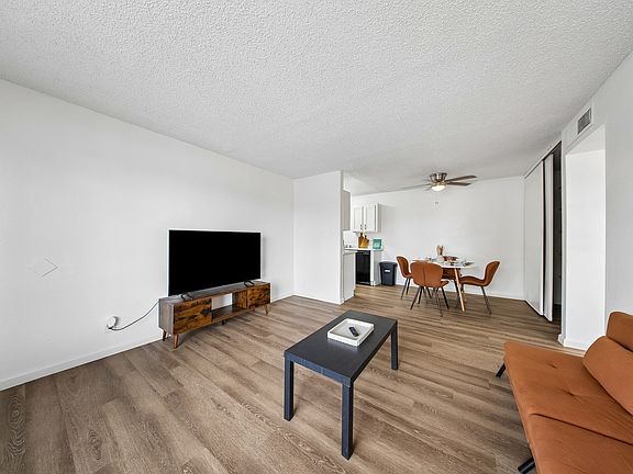 4th image of 1642 Lomaland Dr #2263