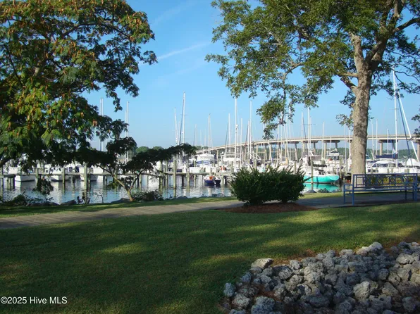 516 S Water Street #A-23, Oriental, NC 28571