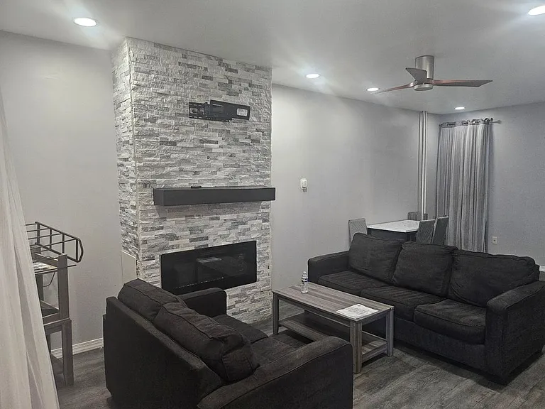 6332 Summer St — Photo 1
