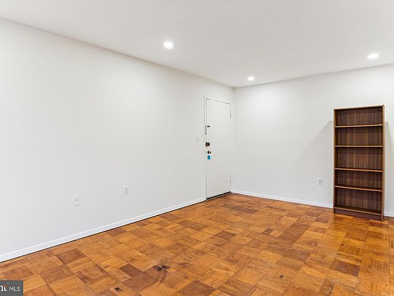 4th image of 12311 Braxfield Ct #434