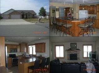 548 Cecelia St, Combined Locks, WI 54113