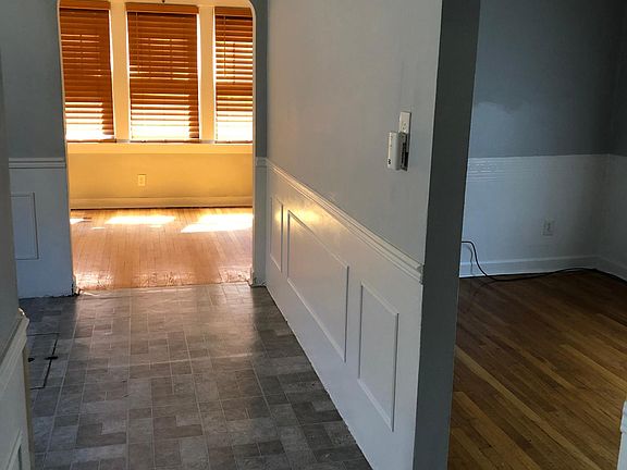 5th image of 2844 N Avers Ave APT 3