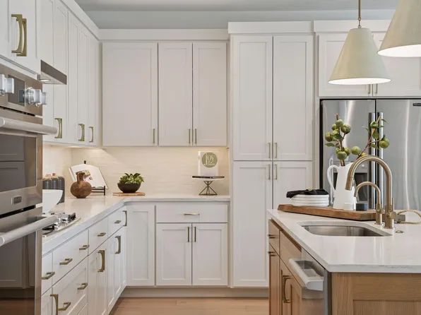 5621 Buffington Ln, Shorewood, MN 55331