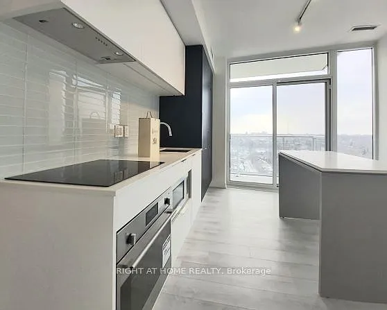 33 Helendale Ave #1312 — Photo 2