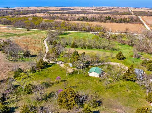 8325 Lost Creek Rd, Belvue, KS 66407