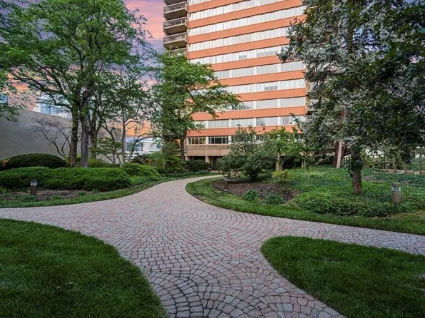 2510 Grand Blvd #1301-02, Kansas City, MO 64108