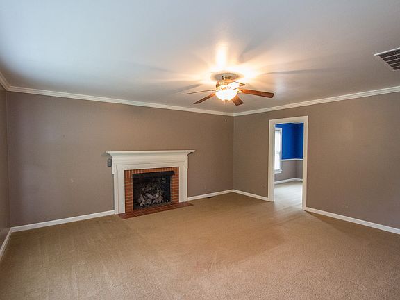3rd image of 2939 Tanglewood Dr