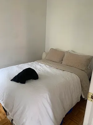 Rented by M.Grossman R.E. Management | media 11