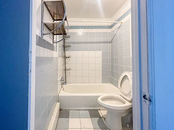 5th image of 2221-23 W Cambria St Floor 2