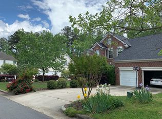 102 Natchez Ct, Cary, NC 27519