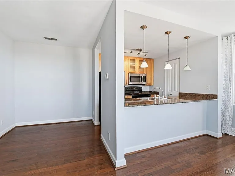 5330 Pershing Ave #807 — Photo 10