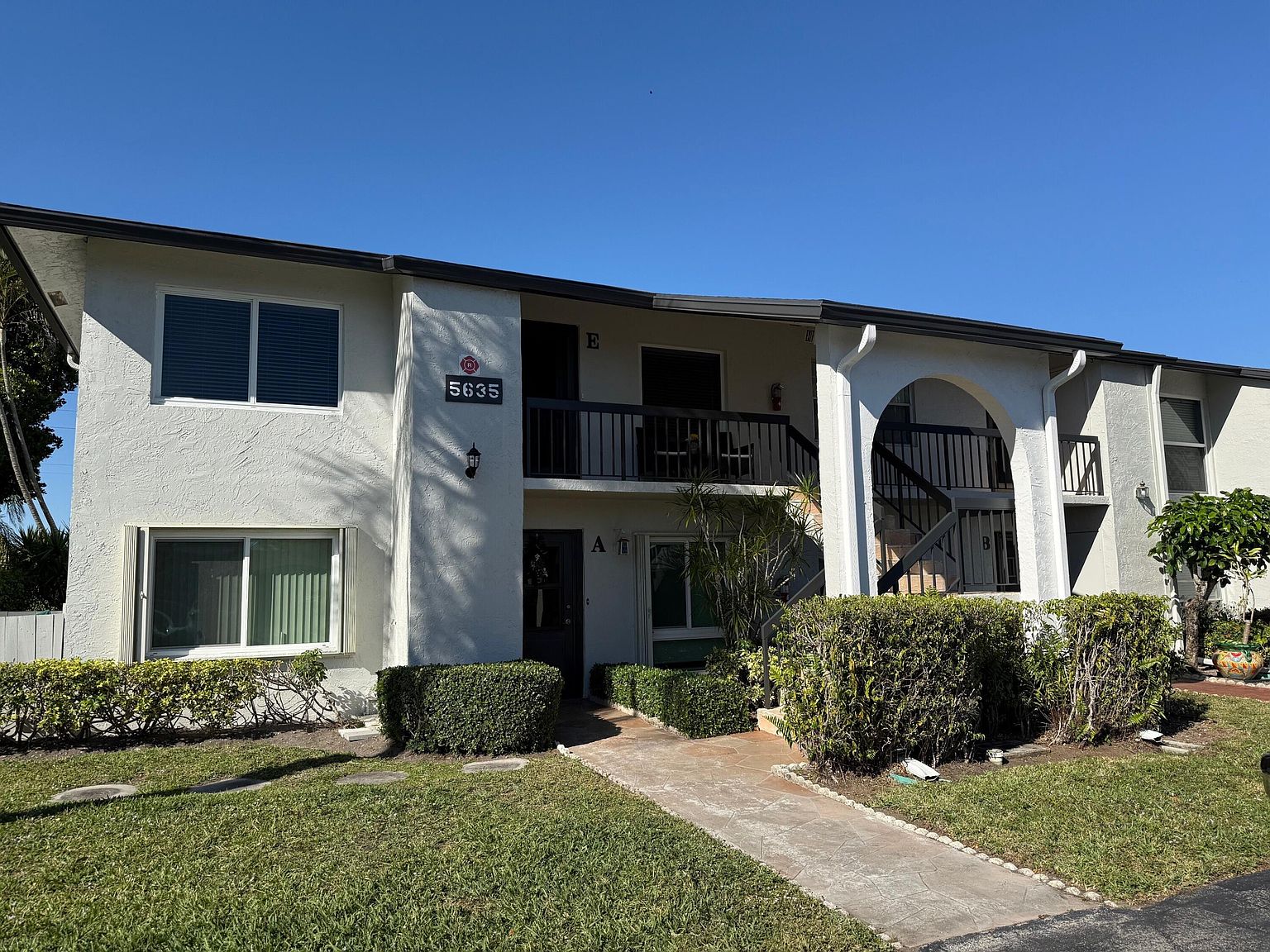 5635 Queen Palm Court Unit E