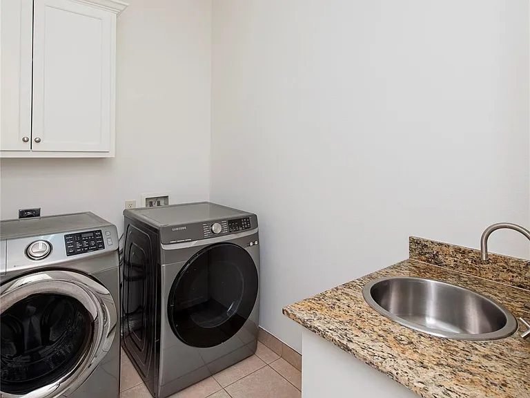 3606 S Versailles Ave — Photo 25