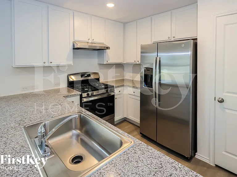 6611 Scarecrow Way — Photo 5