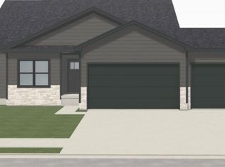 213 Riverbend Rd, Waverly, IA 50677