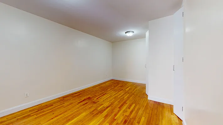 Rented by Bond New York | media 5