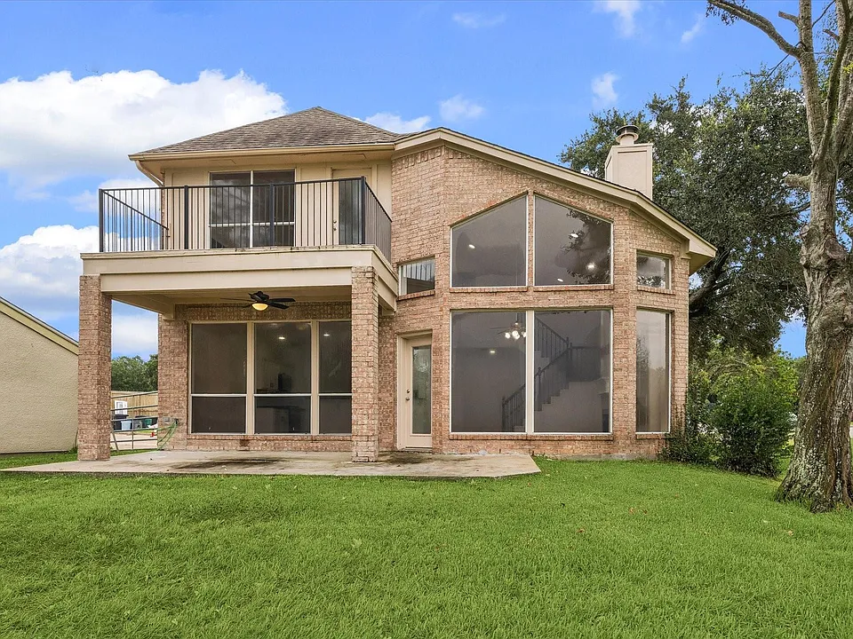 14527 Clipper Circle Dr