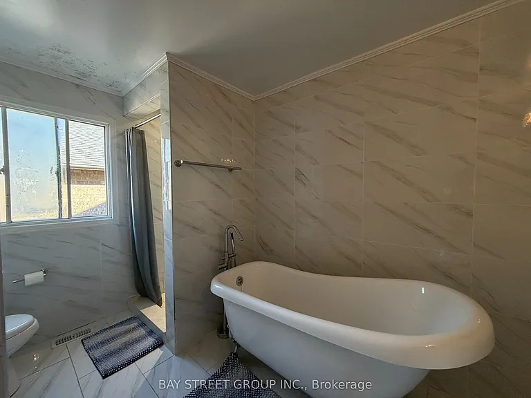 9 Ingleborough Ct — Photo 4