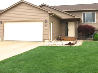 705 S Whitewood Ave, Sioux Falls, SD 57106