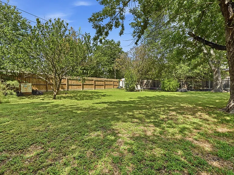 1605 Springer Ln — Photo 28