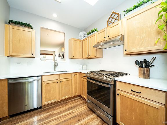 5th image of 3115 W Gloria Ln