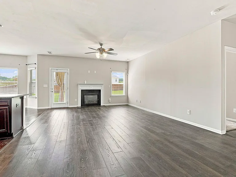 636 Amrose Way — Photo 8