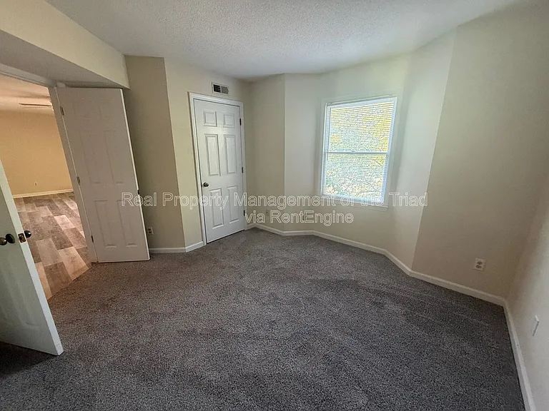 5930 W Friendly Ave #H — Photo 7