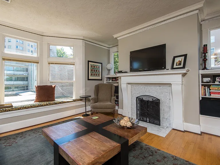 2161 SW Yamhill St #3 — Photo 3