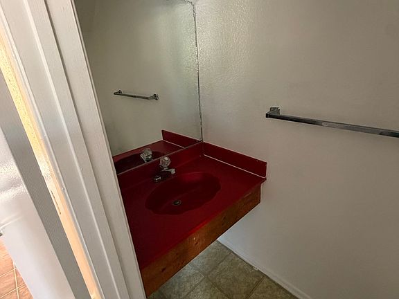 5th image of 1728 W Avenue J #1