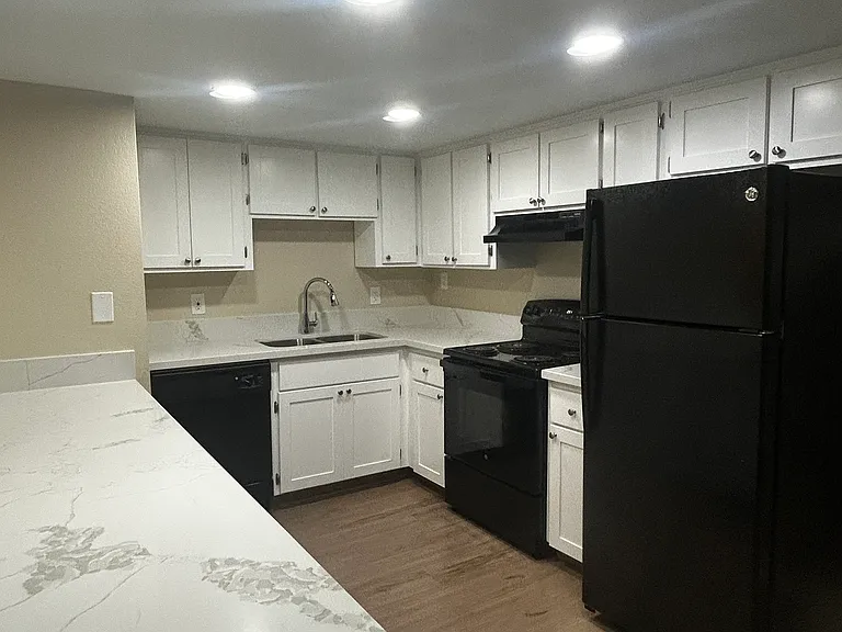 Make Summer Place Apartments your new home!