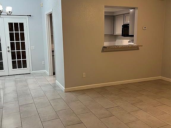5th image of 11710 Southlake Dr Unit 13