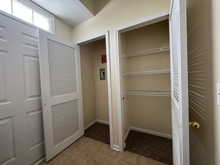1220 Alameda Blvd — Photo 8