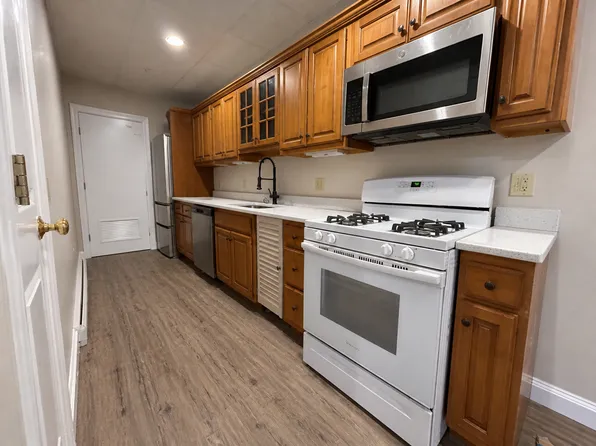 5 Rawlins St #2, Salem, MA 01970