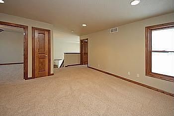 5th image of 311 Thackery Dr