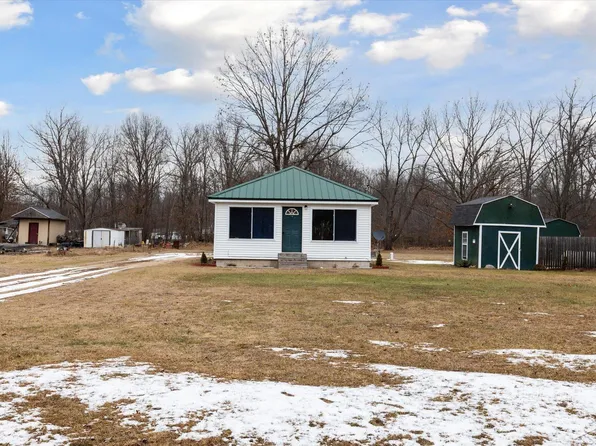 11221 E Valley Rd, Mount Pleasant, MI 48858