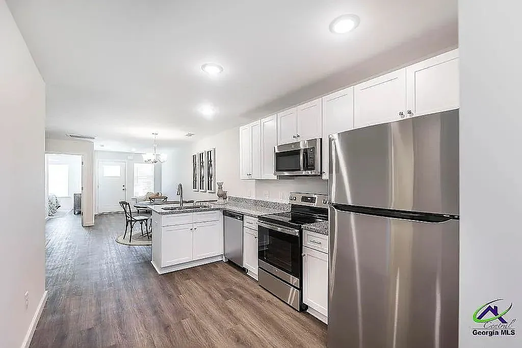 32 Ashford Way — Photo 1