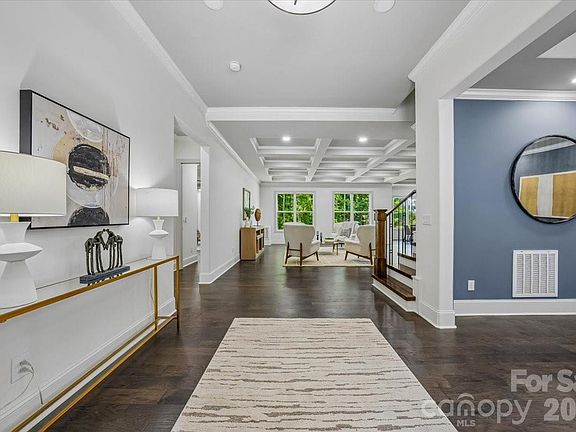 3rd image of 641 Cottonfield Cir