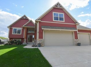 6950 Larkspur Pkwy NW, Rochester, MN 55901