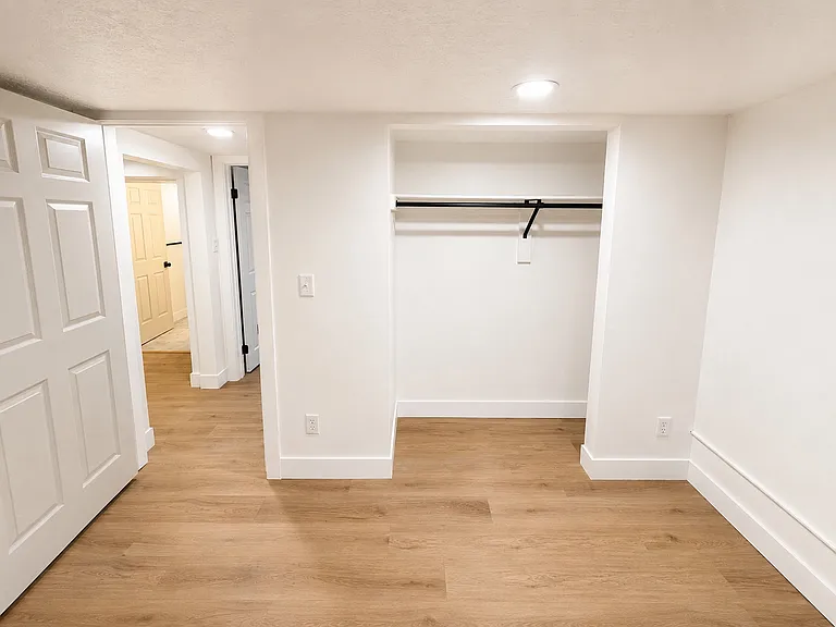 1823 E Stratford Ave — Photo 28