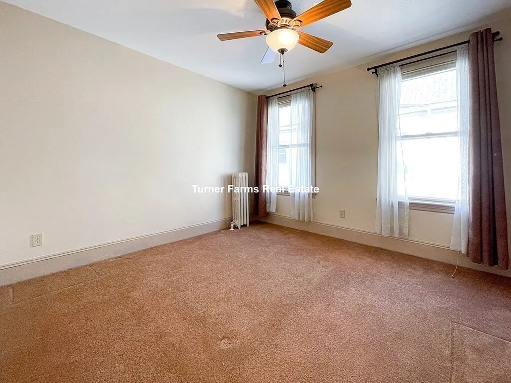4 bed, 9999 sqft, $4,000 — Photo 4