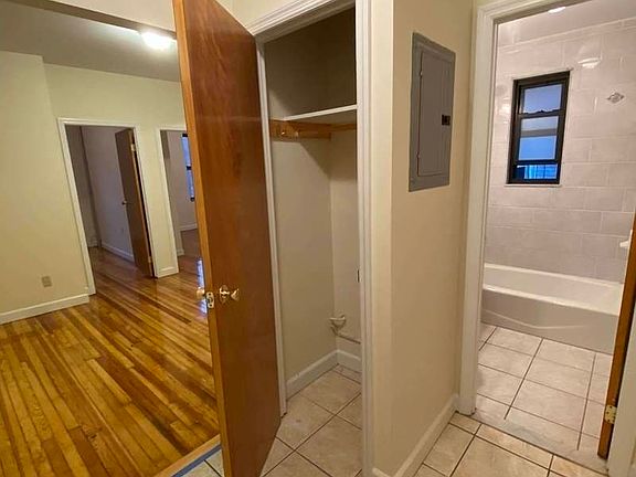 4th image of 23-25 28th Ave #22