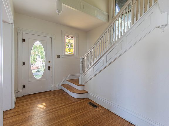 2nd image of 305 Locust St